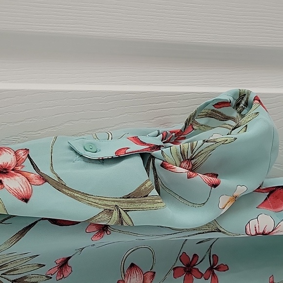 Le Chateau Blouse - Picture 4 of 5